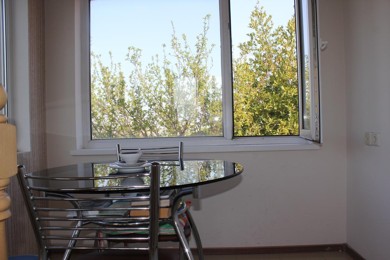 Nunua'S Bed And Breakfast Тбилиси Екстериор снимка