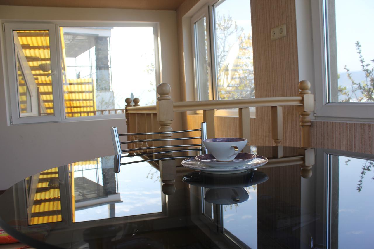 Nunua'S Bed And Breakfast Тбилиси Екстериор снимка