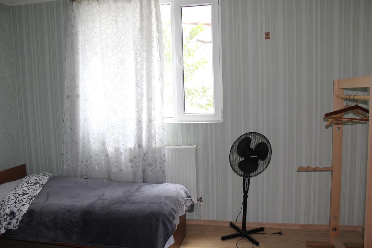 Nunua'S Bed And Breakfast Тбилиси Екстериор снимка