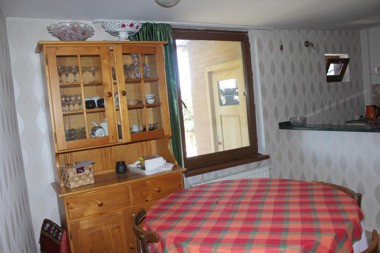 Nunua'S Bed And Breakfast Тбилиси Екстериор снимка