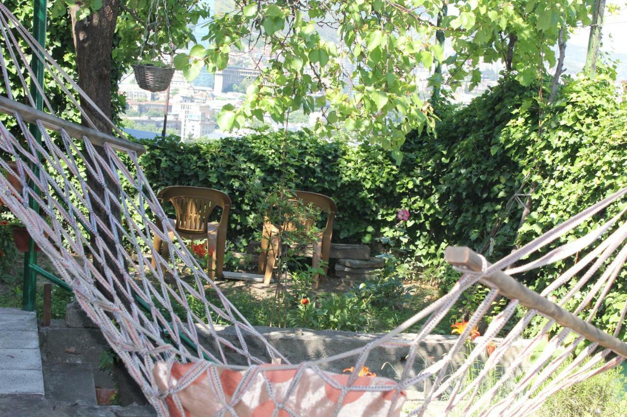 Nunua'S Bed And Breakfast Тбилиси Екстериор снимка